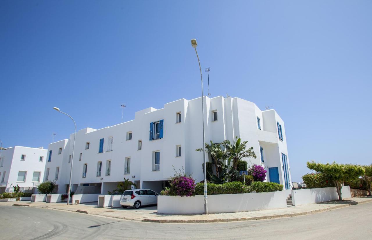 Protaras Seafront Villa Infinte Aretousa Eksteriør bilde